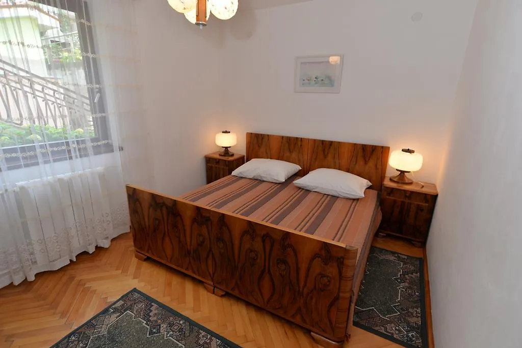 Apartments Creska 629 Rabac 0*,