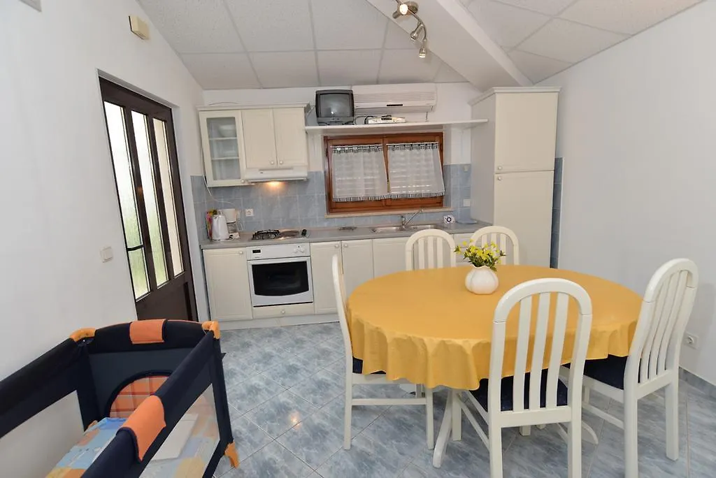 Apartments Creska 629 Rabac