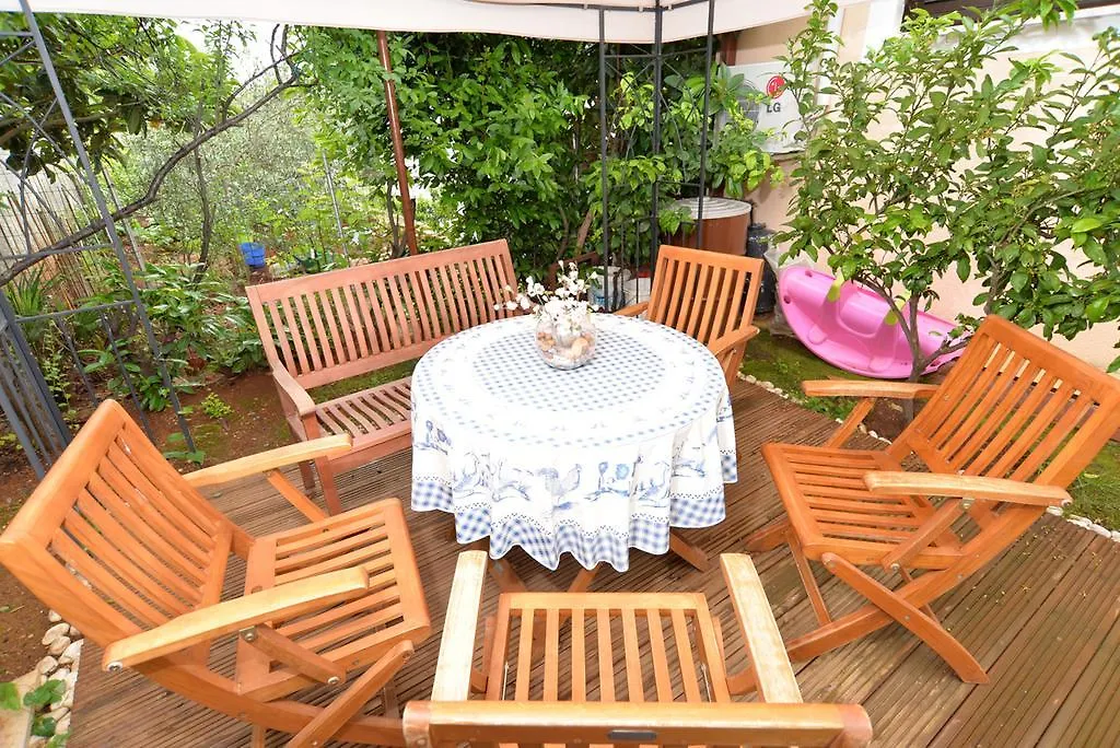 Apartments Creska 629 Rabac