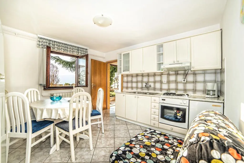 Apartments Creska 629 Rabac
