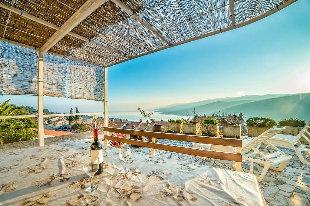Apartments Creska 629 Rabac