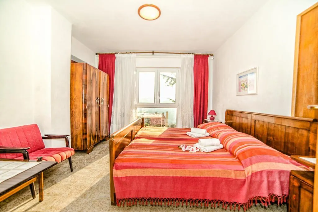 Apartments Creska 629 Rabac