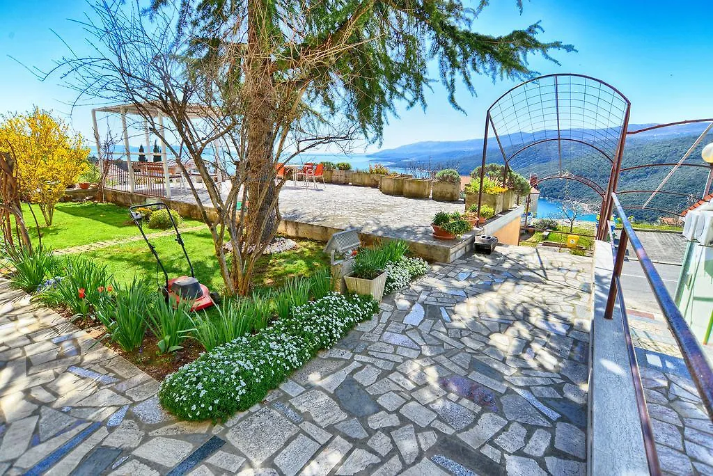 Apartments Creska 629 Rabac 0*,  Croatia
