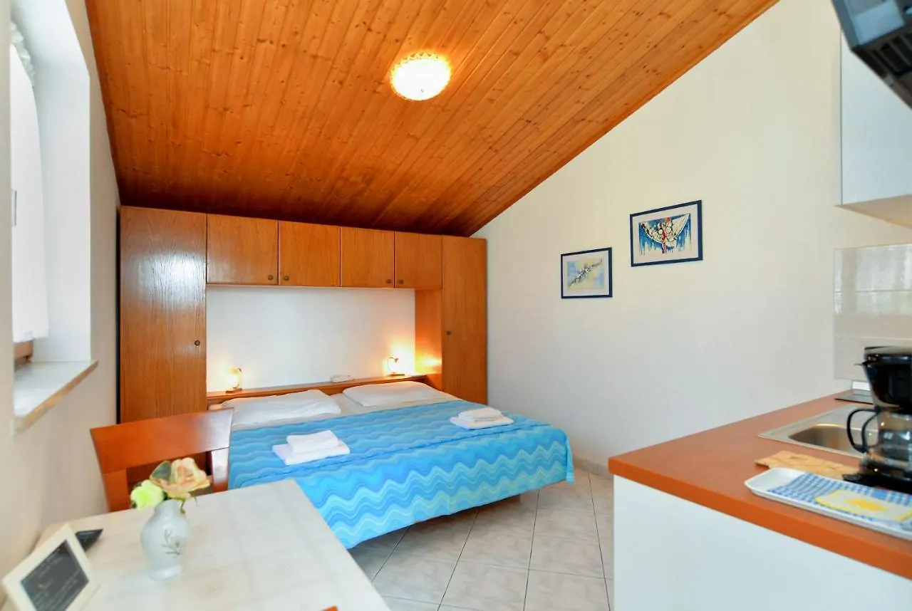 Apartments Creska 629 Rabac